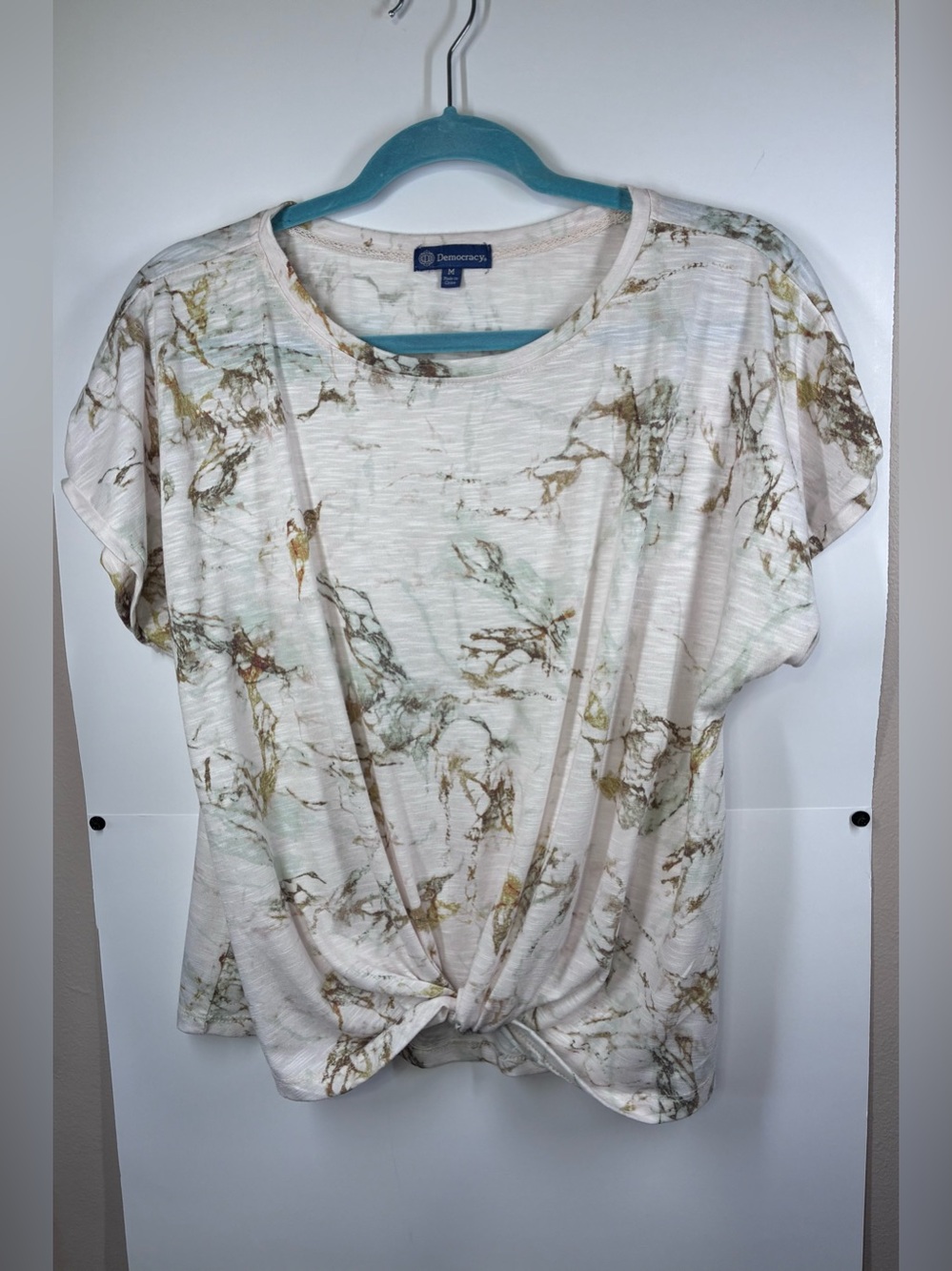 Democracy Size Medium Abstract Marble Print Twist Front Top